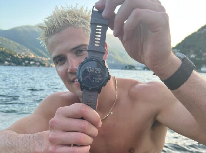 Missione compiuta: giro del lago di corsa in 22 ore e 24 minuti! Grande impresa in memoria della mamma morta di cancro