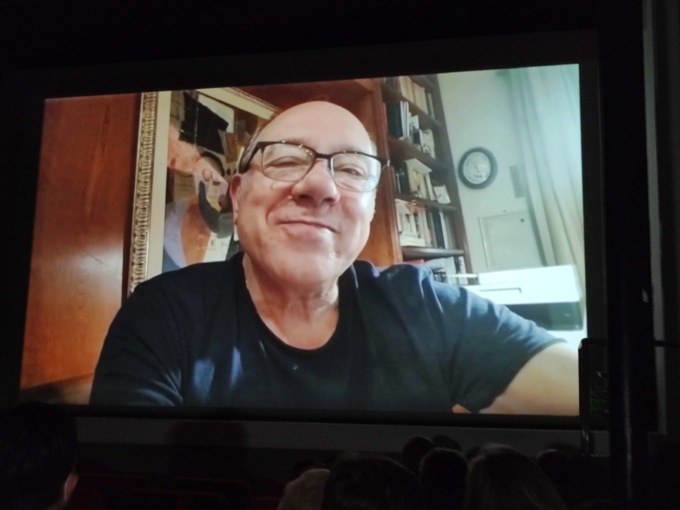 Verdone in collegamento da Roma: “Non ce la faccio a venire su…”