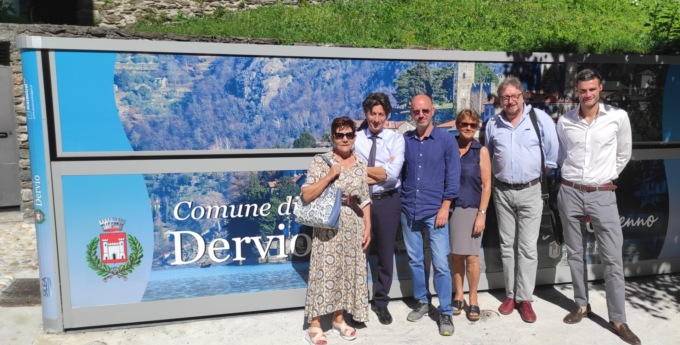 Inaugurata la nuova EcoIsola tecnologica per la raccolta dei rifiuti a Corenno Plinio