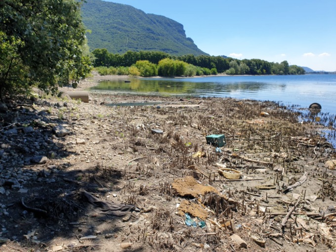 Bettega (Lega): “La riva del lago una discarica: problema di decoro e ambiente”