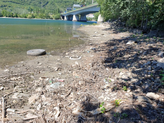 pulizia lago