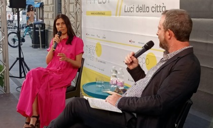 L'attrice Valeria Solarino intervistata in piazza XX Settembre