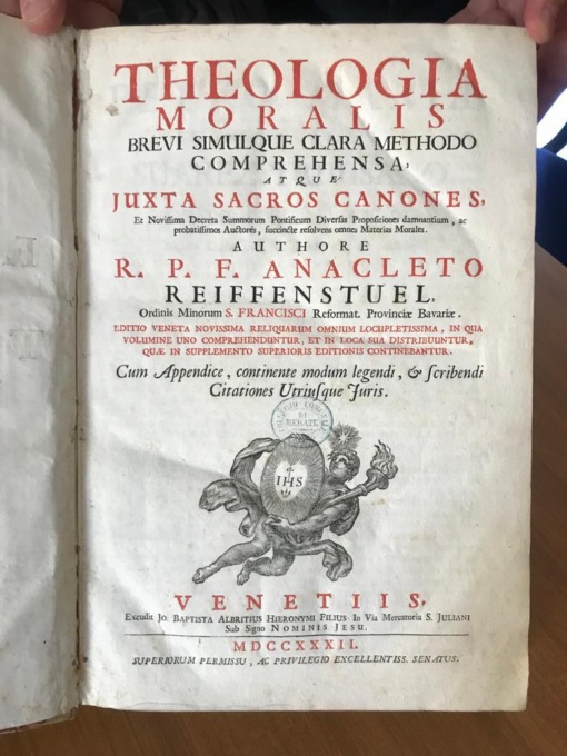 Antico volume restituito alla biblioteca di Merate