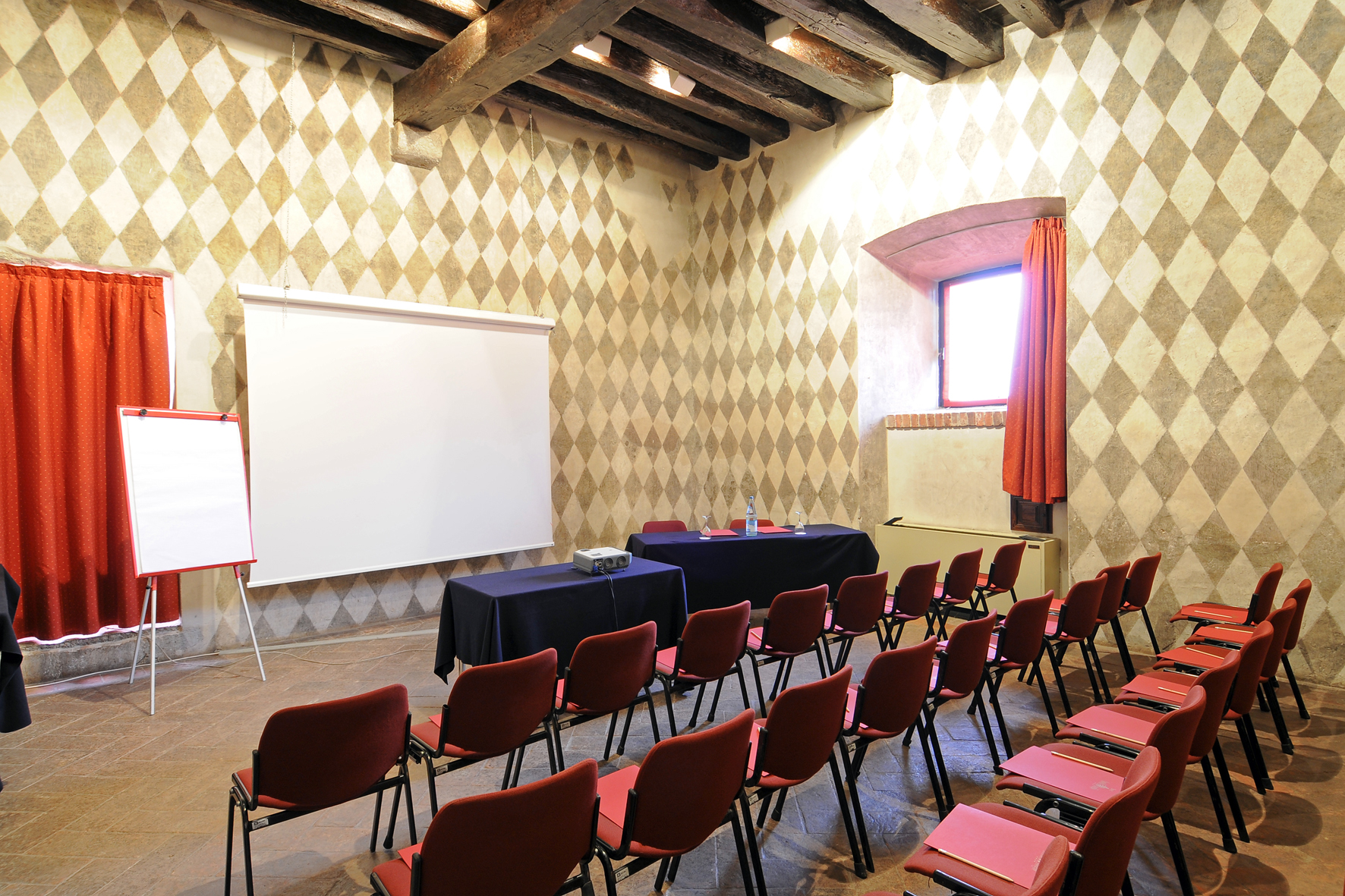 SALA ROMBI 1