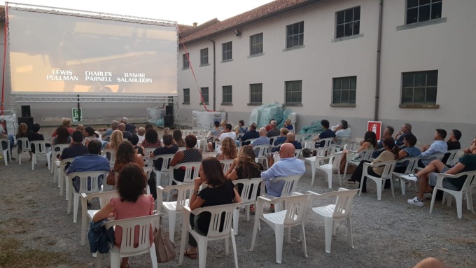 Cinema all’aperto, che successo! Grande attesa per Minons 2