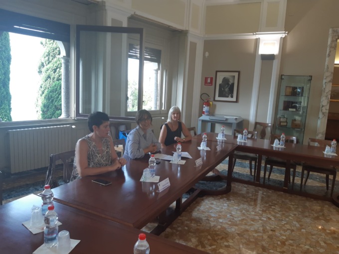 presentazione a villa monastero