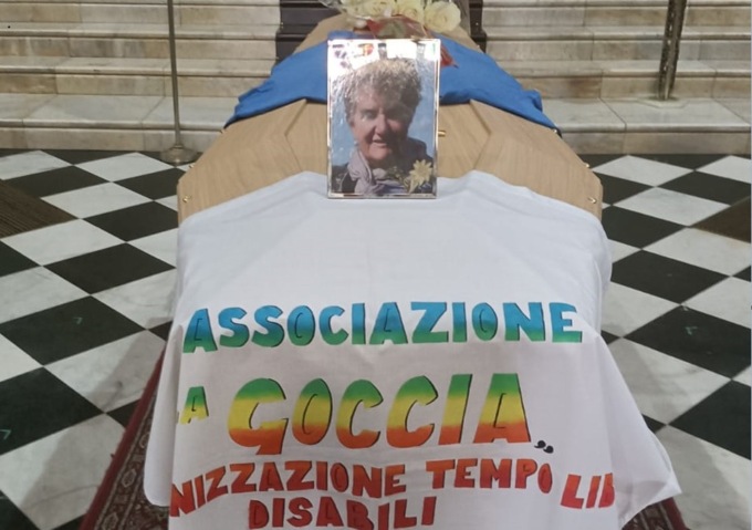 Basilica gremita per l’addio a Betty Ghislanzoni, “Sarai sempre il nostro angelo custode”