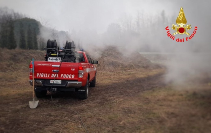 Ancora in fiamme i boschi ad Airuno e Valgreghentino