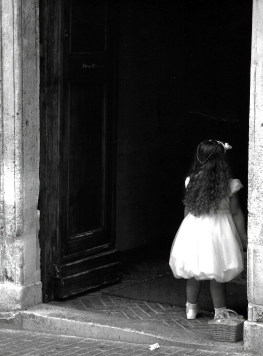 “Lo sguardo in versi”: mostra fotografica su Antonia Pozzi