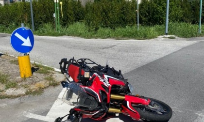 Incidente ad Erba: il motociclista resta in prognosi riservata
