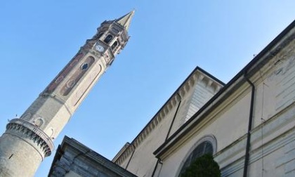 Il Matitone si rifà il look: nuova illuminazione per il campanile di Lecco