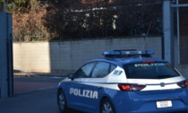 Neonata abbandonata fuori dall'ospedale all'alba