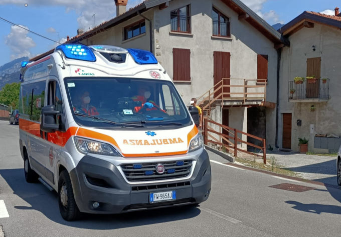 Schianto auto scooter: pensionato in ospedale