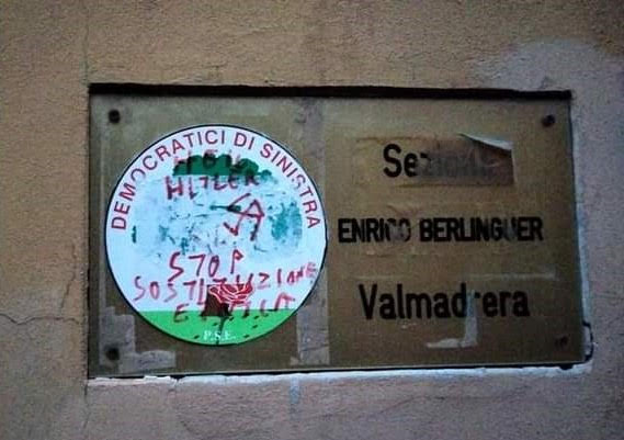 Vandali nella sede del Pd di Valmadrera: disegnata una svastica