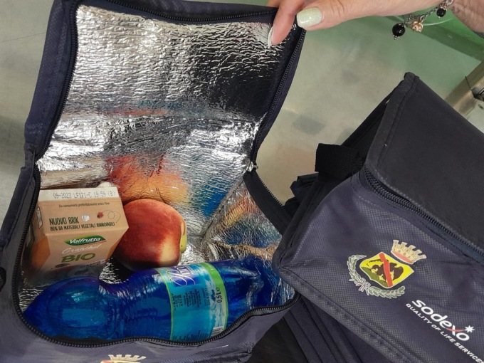 Lotta agli sprechi? Il Comune regala a tutti gli alunni una doggy bag