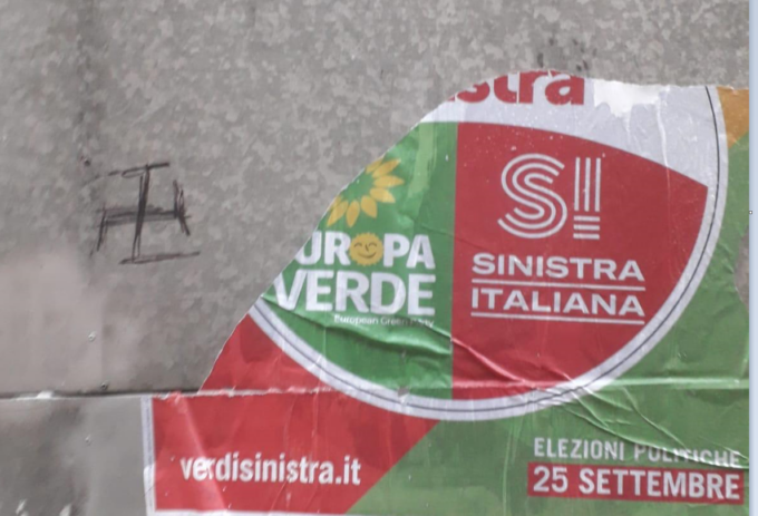 Svastiche e vandalismi contro i manifesti elettorali