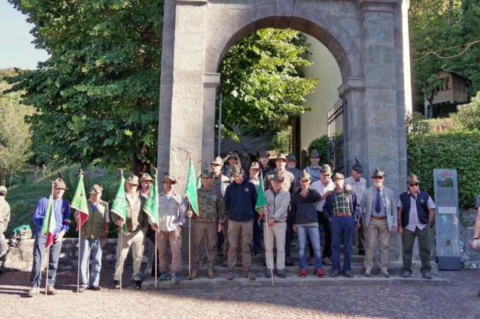 Alpini in festa per il mezzo secolo della cappella
