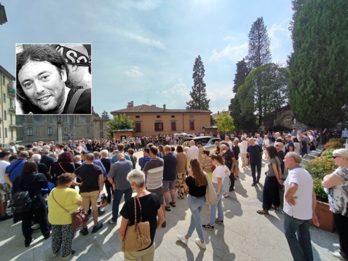 La voce di Vasco per lo straziante addio ad Alessandro Colombo, morto improvvisamente a 43 anni