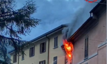 Domato l'incendio in appartamento:  fiammate anche fuori dalle finestre