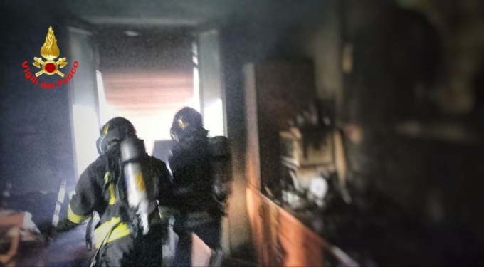 Incendio in canonica, salvo don Milani