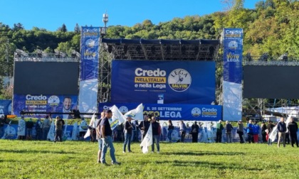 Tutto pronto sul pratone di Pontida per il raduno della Lega | FOTO