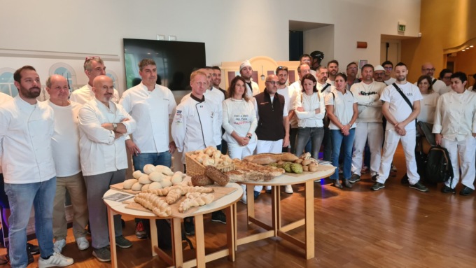 Pane quotidiano, drammatico appello dei panificatori: “Un aiuto subito per non chiudere”