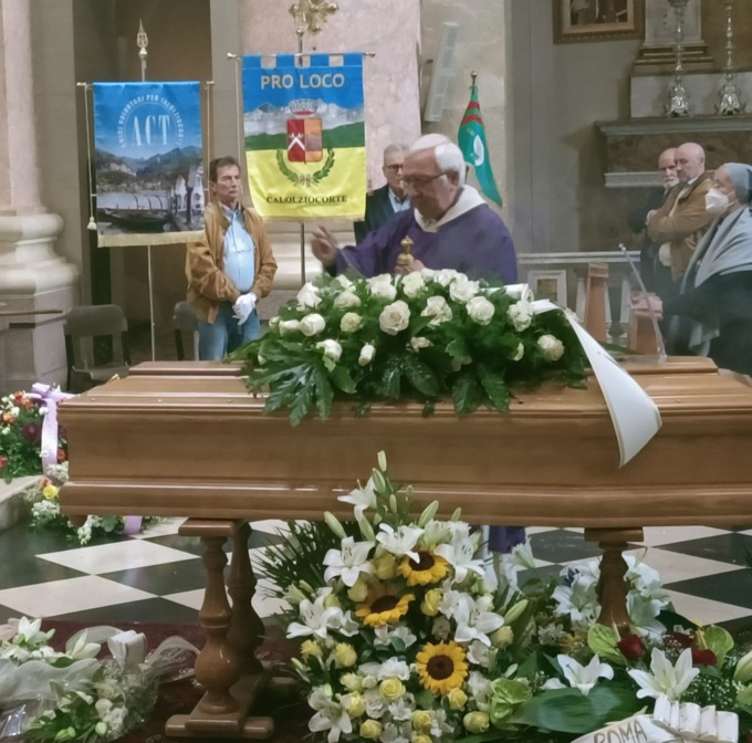 Arcipresbiterale gremita per l’ultimo saluto Peppino Figini