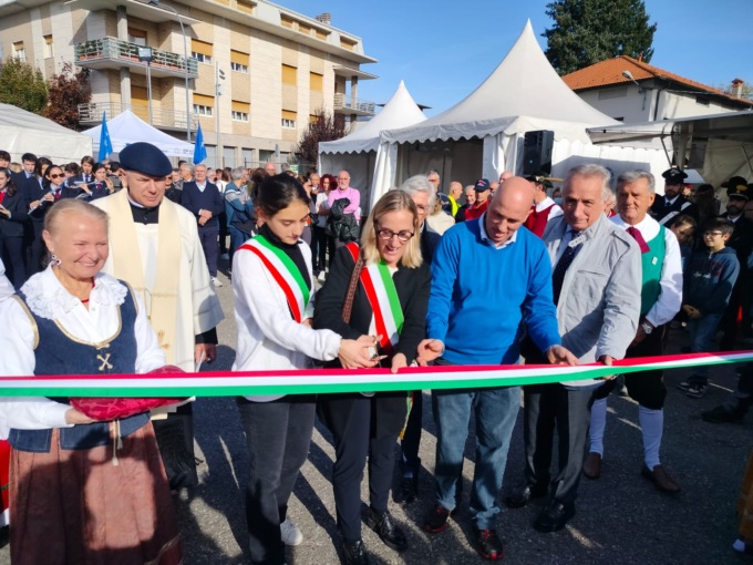 Ferun de Ugion: taglio del nastro baciato dal sole