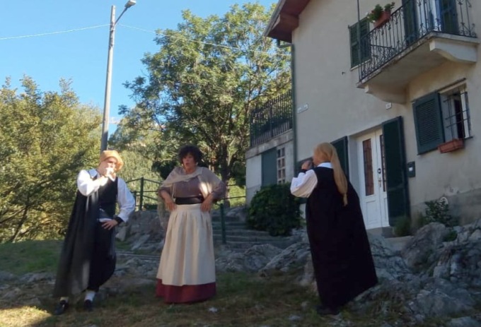 figuranti camminata manzoniana