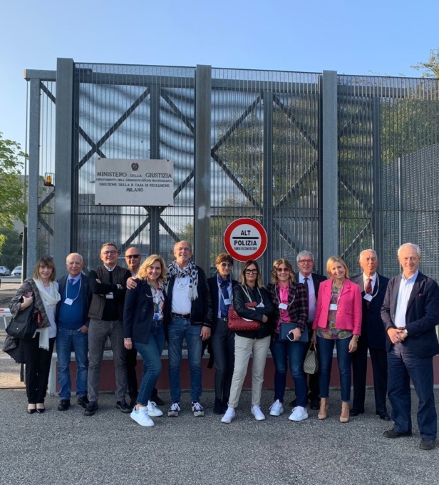 Il Lions Club Lecco Host visita il gruppo di Arteterapia del Secondo Reparto del carcere di Bollate