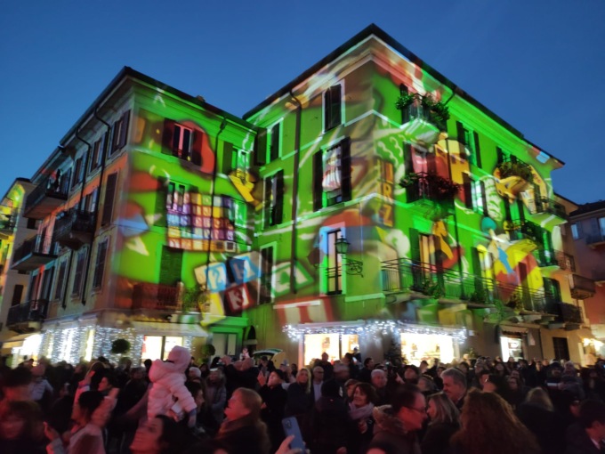 Le Luci su Lecco illuminano la città e la vestono di Natale