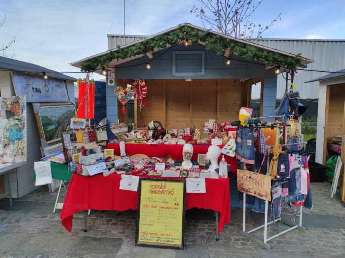 Colico accende il Natale con i mercatini e la pista di pattinaggio su ghiaccio