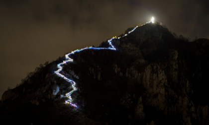 Il Gruppo “M.u.l.a.” torna ad illuminare il monte Barro con la tradizionale fiaccolata