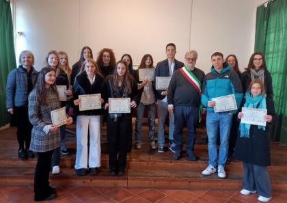 Borse di studio agli studenti eccellenti