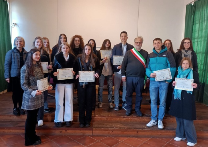 Borse di studio agli studenti eccellenti