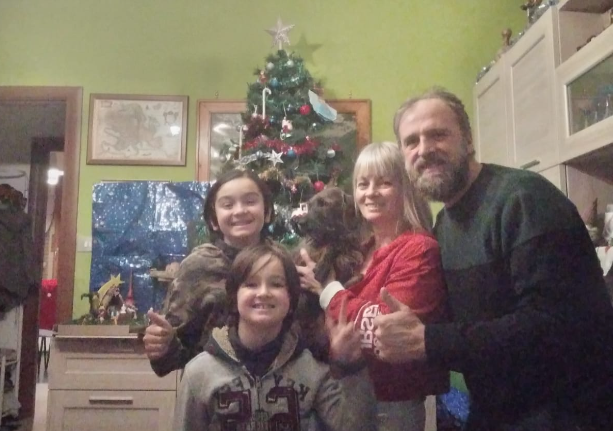 Storie di Natale: cagnolino rapito ritrovato e dalla Polizia di Lecco torna tra le braccia dei suoi padroncini