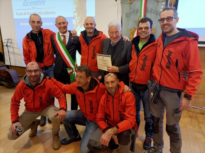 Morganti con il gruppo Falchi di Lecco