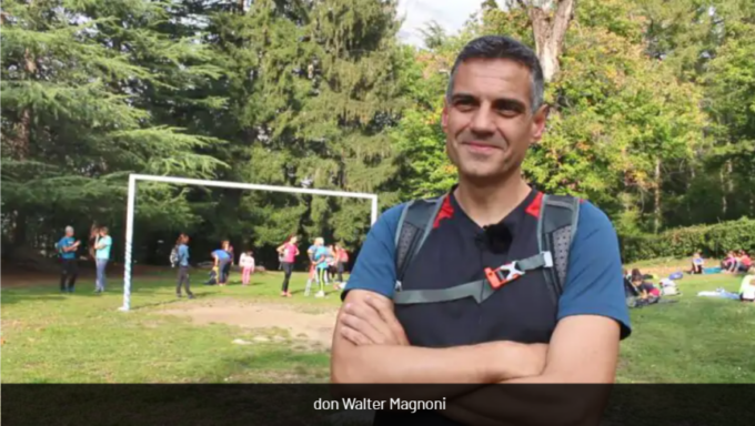 Don Walter Magnoni di Acquate nello spot della Cei