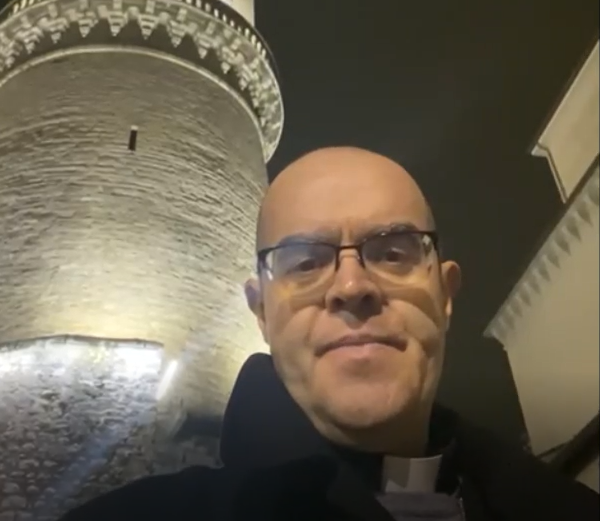 Gli auguri di Monsignor Milani: “Che sia un Natale luminoso”