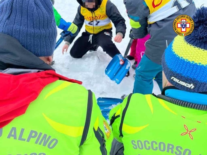 Bimbi sulla neve con il Soccorso Alpino