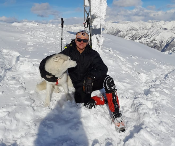 Dolore per la morte del prof Michele Buga, morto sotto la neve per salvare i suoi cani