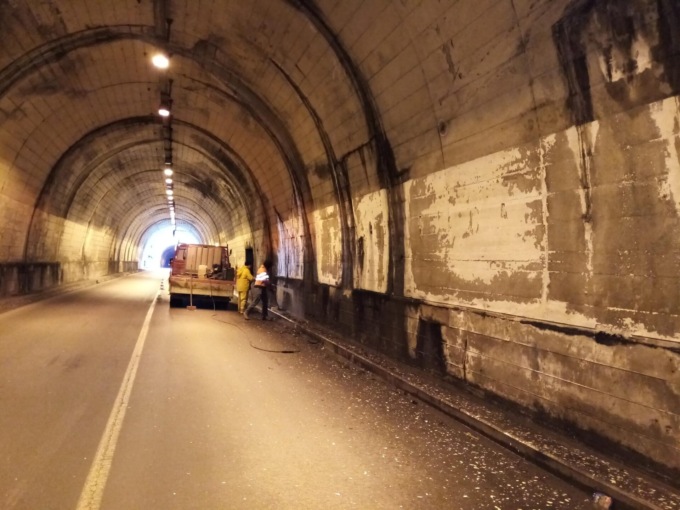 Sp 72: lavori alle gallerie di Varenna, senso unico alternato