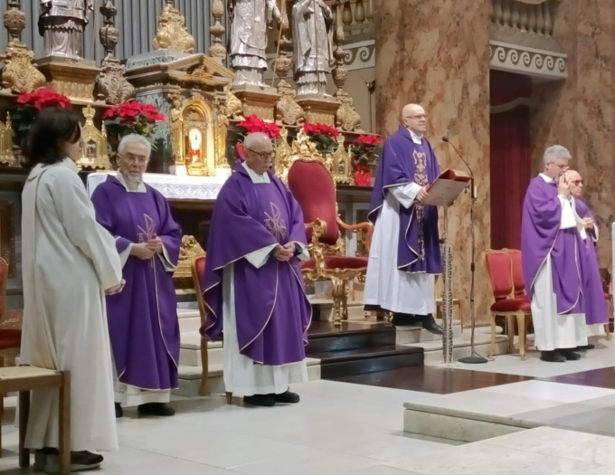 Basilica colma di fedeli per la messa di suffragio per Papa Benedetto XVI