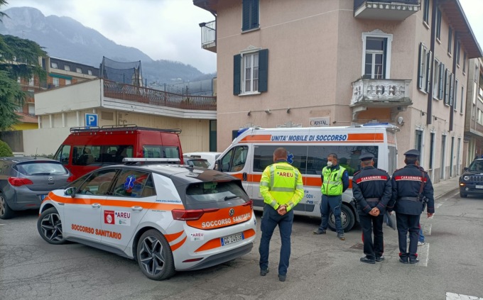 Barista aggredita trasportata in ospedale in condizioni serie