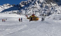 Cadute in montagna, tre incidenti sciistici in un'ora