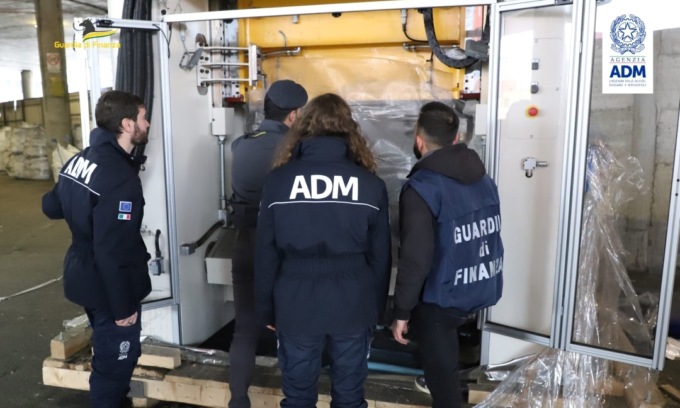 Sequestrati macchinari per la fabbricazione bossoli: erano partiti da Lecco diretti all’Etiopia