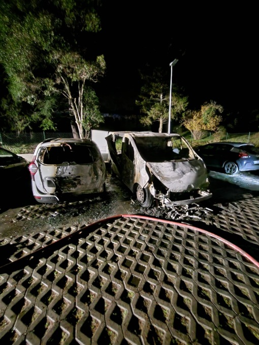 Notte movimentata, due auto a fuoco e una distrutta