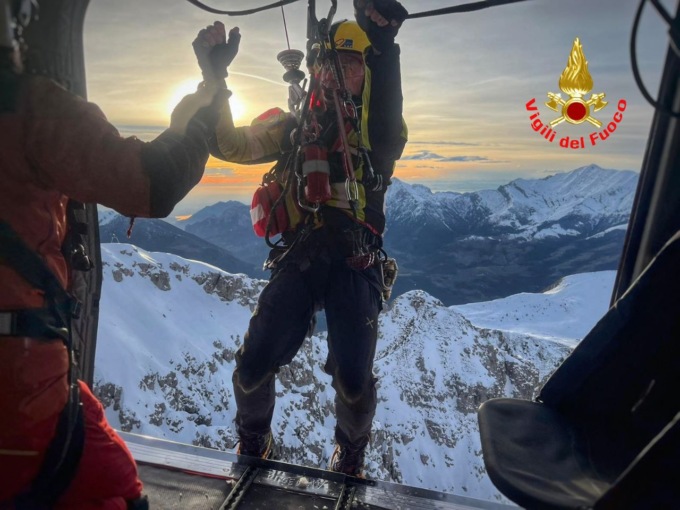 Bloccati ad oltre 2000 metri di quota sullo Zucco Campelli: spettacolare salvataggio dei Vigili del Fuoco