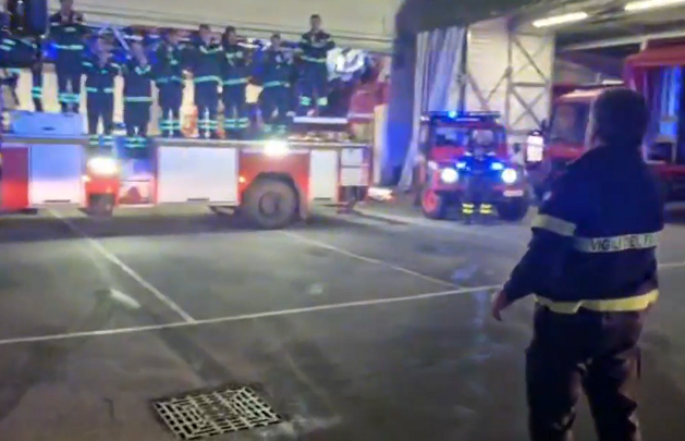 Il video da brividi dei Vigili del Fuoco di Lecco che rendono omaggio al capoturno Sergio Corgnali, in pensione dopo 37 anni