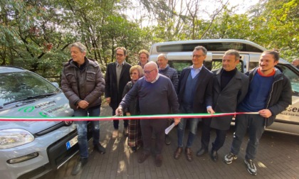 Auser: inaugurati due nuovi mezzi "Per tendere la mano ha chi ha bisogno"